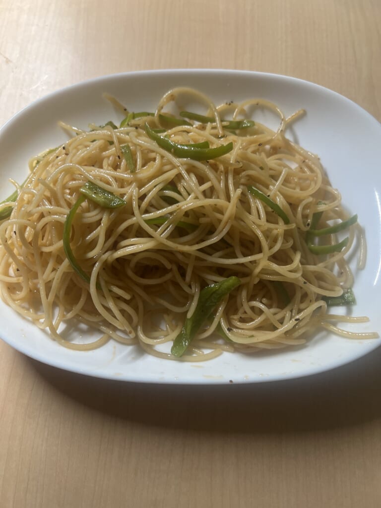 ピーマンのクミン醤油パスタの完成写真