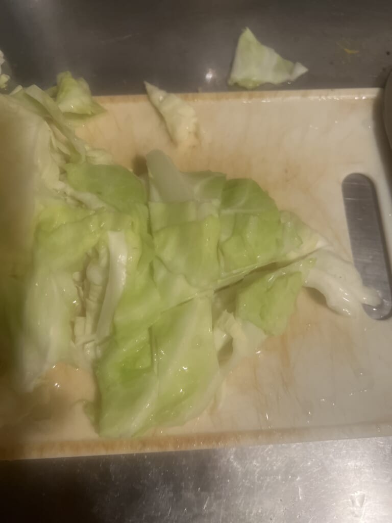 キャベツお鶏肉のオイルパスタの工程1写真