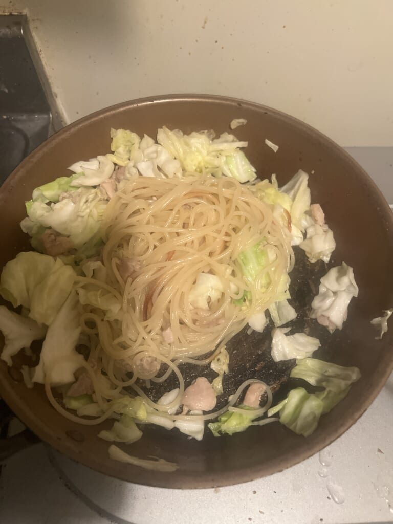 キャベツお鶏肉のオイルパスタの工程6写真