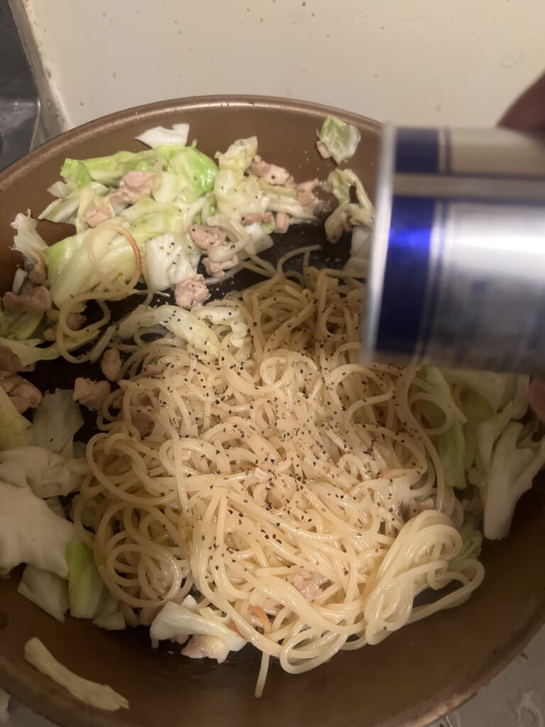 キャベツお鶏肉のオイルパスタの工程8写真