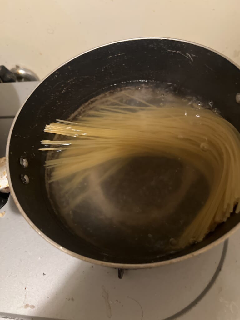 小松菜のカレーケチャップパスタの工程3写真